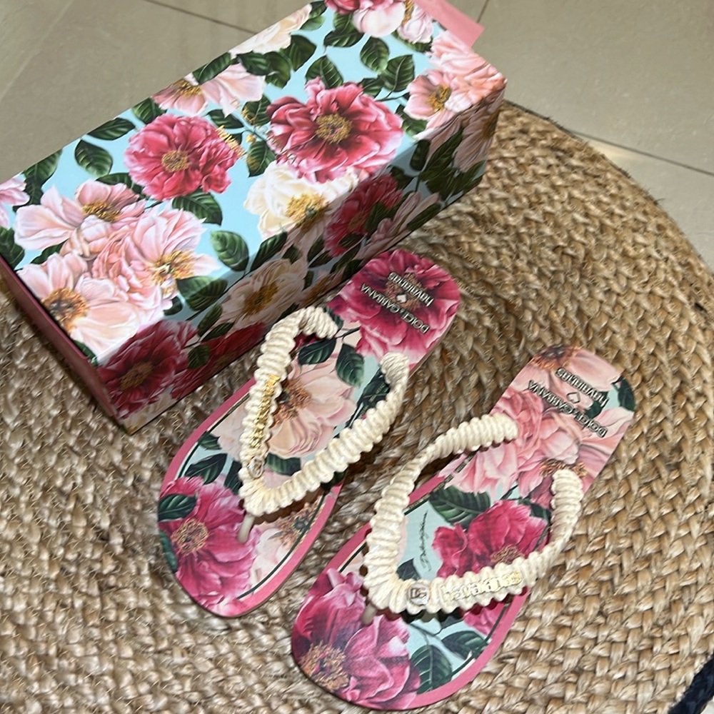 Havaianas x Dolce&Gabbana Women’s Florals Top Flip Flops sz 11-12 NWT